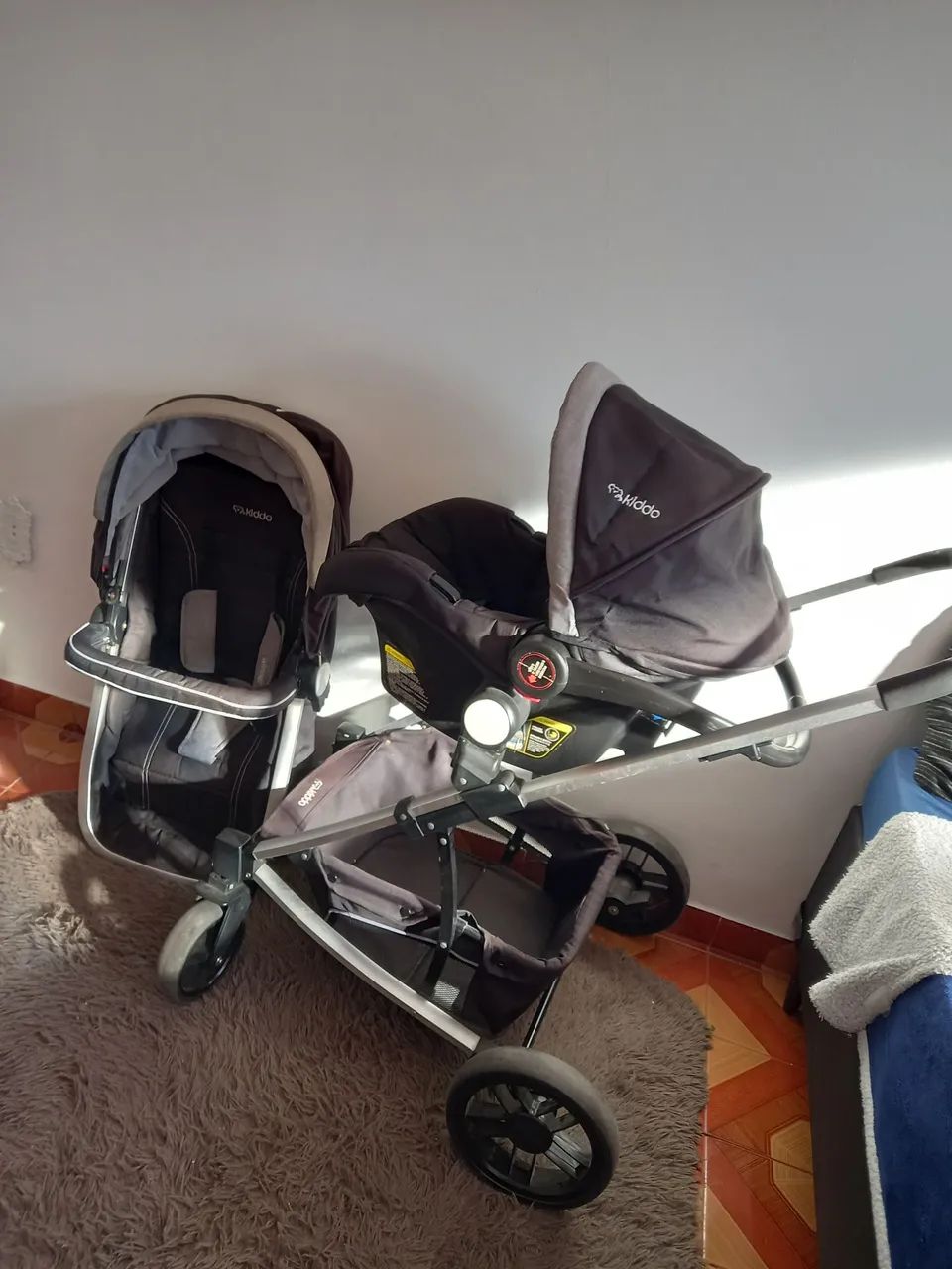 Vendo carrinho Moisés com bebê conforto  - Foto 3