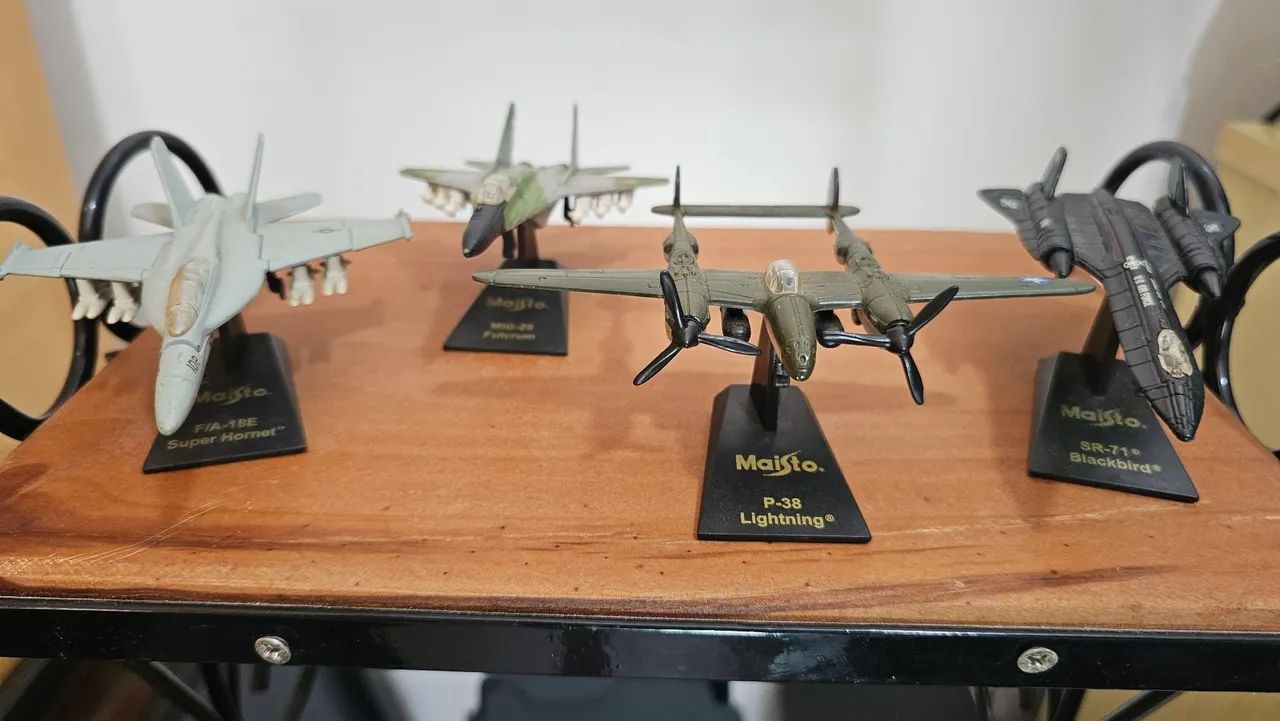 12 Aviões Maisto coleção.  - Foto 2