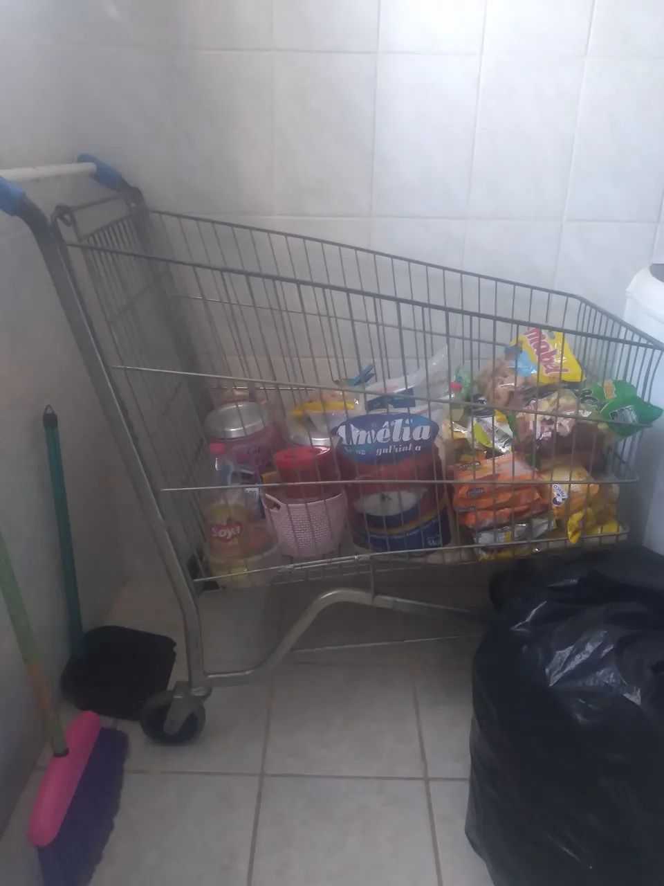 Carrinho grande de mercado
