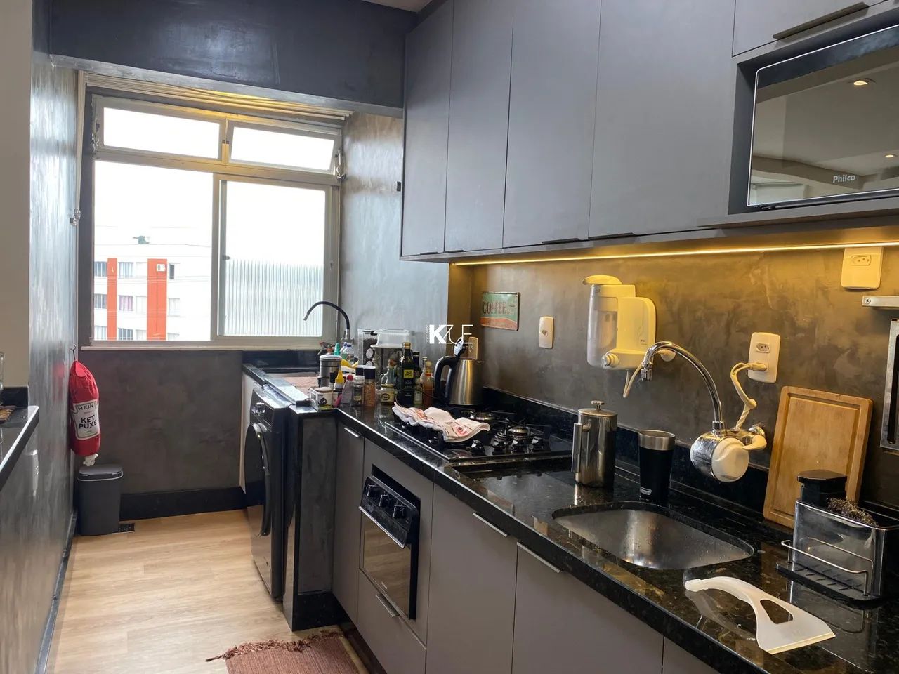 Apartamento 3 dormitórios reformado em Capoeiras. - Foto 3