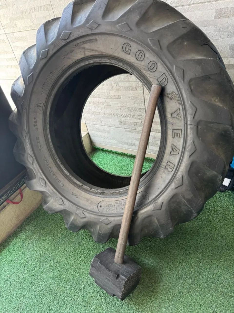 Martelo e pneu de trator Cross fit