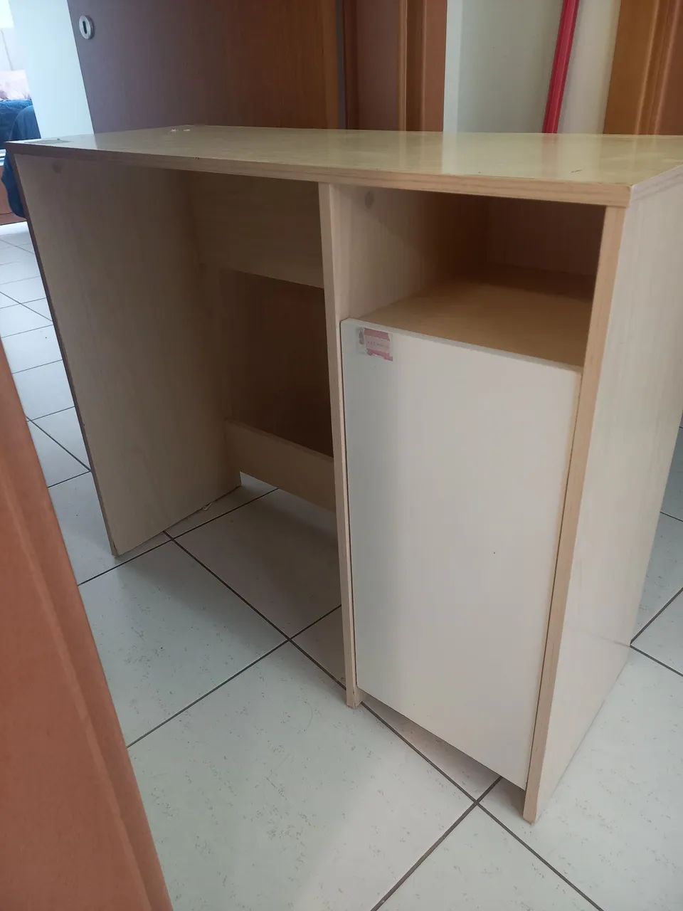 Escrivaninha ou mesa de estudos 