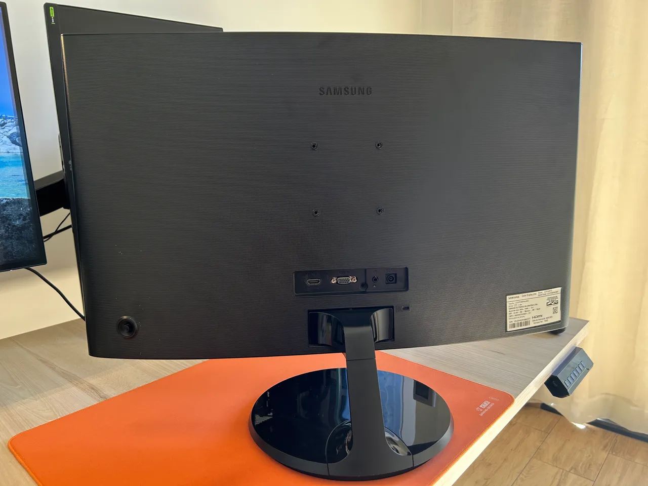 Vendo Monitor Samsung 27 FHD - Foto 4