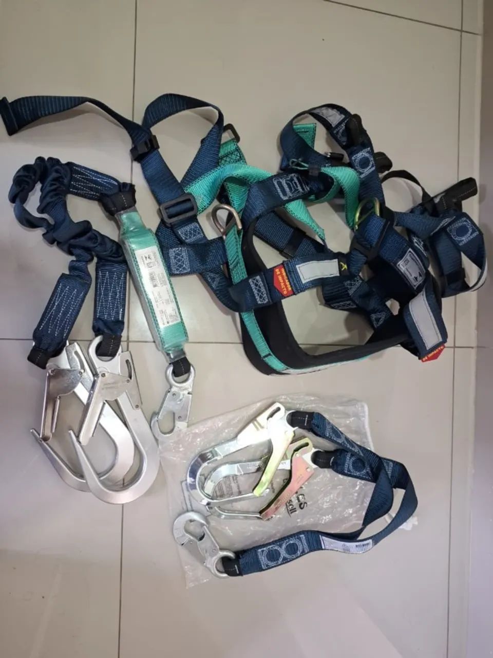 Cinto de segurança tipo paraquedista para trabalho em altura