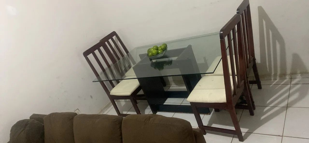 Mesa de vidro com 4 cadeiras - Foto 5