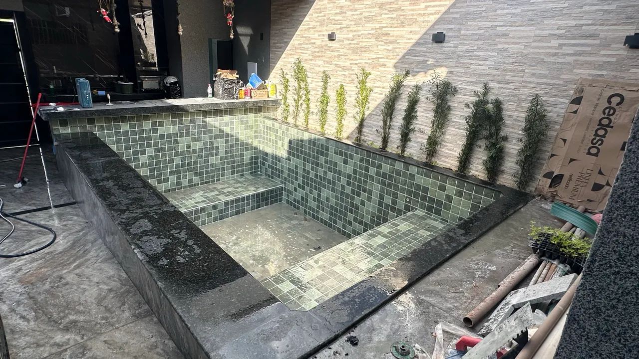 Pias, escadas , lavatórios  - Foto 4