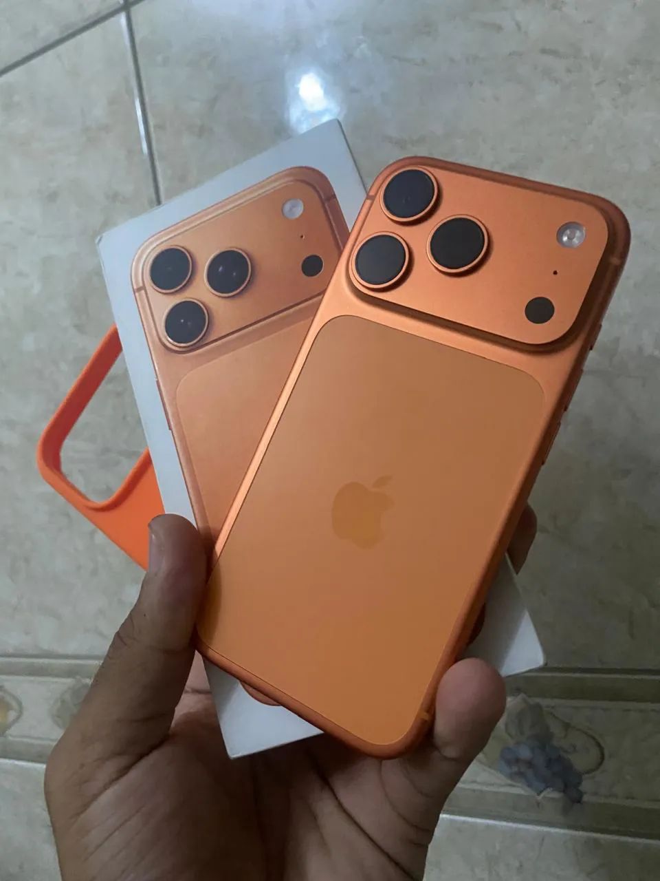 iPhone 17 pro 256gb garantia até 19/04/2027 - Celulares e