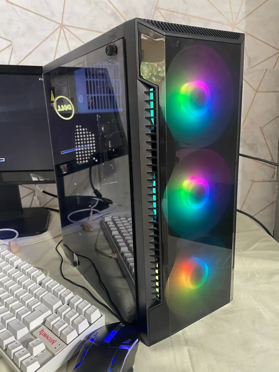 Pc completo, pra estudos e jogos leves, Roda Cs go e Valorant. " 1349,00"