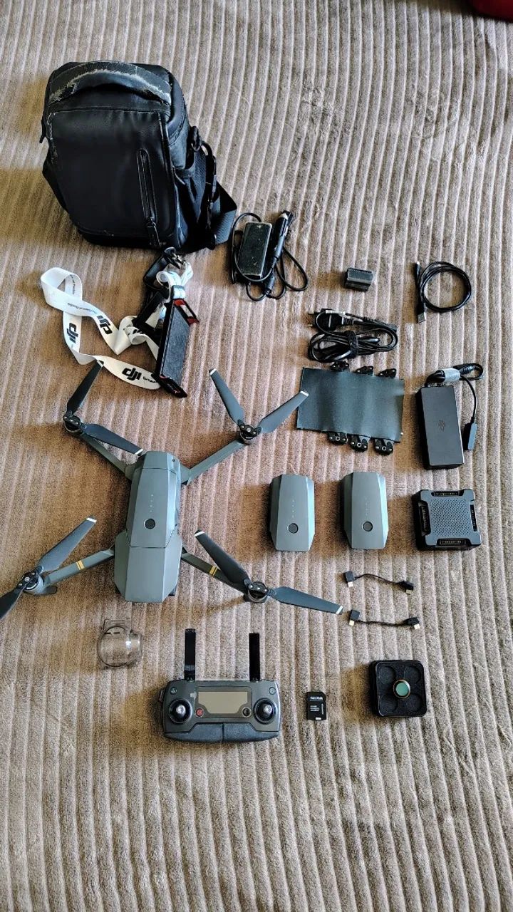 Drone DJI Mavic Pro com diversos acessórios