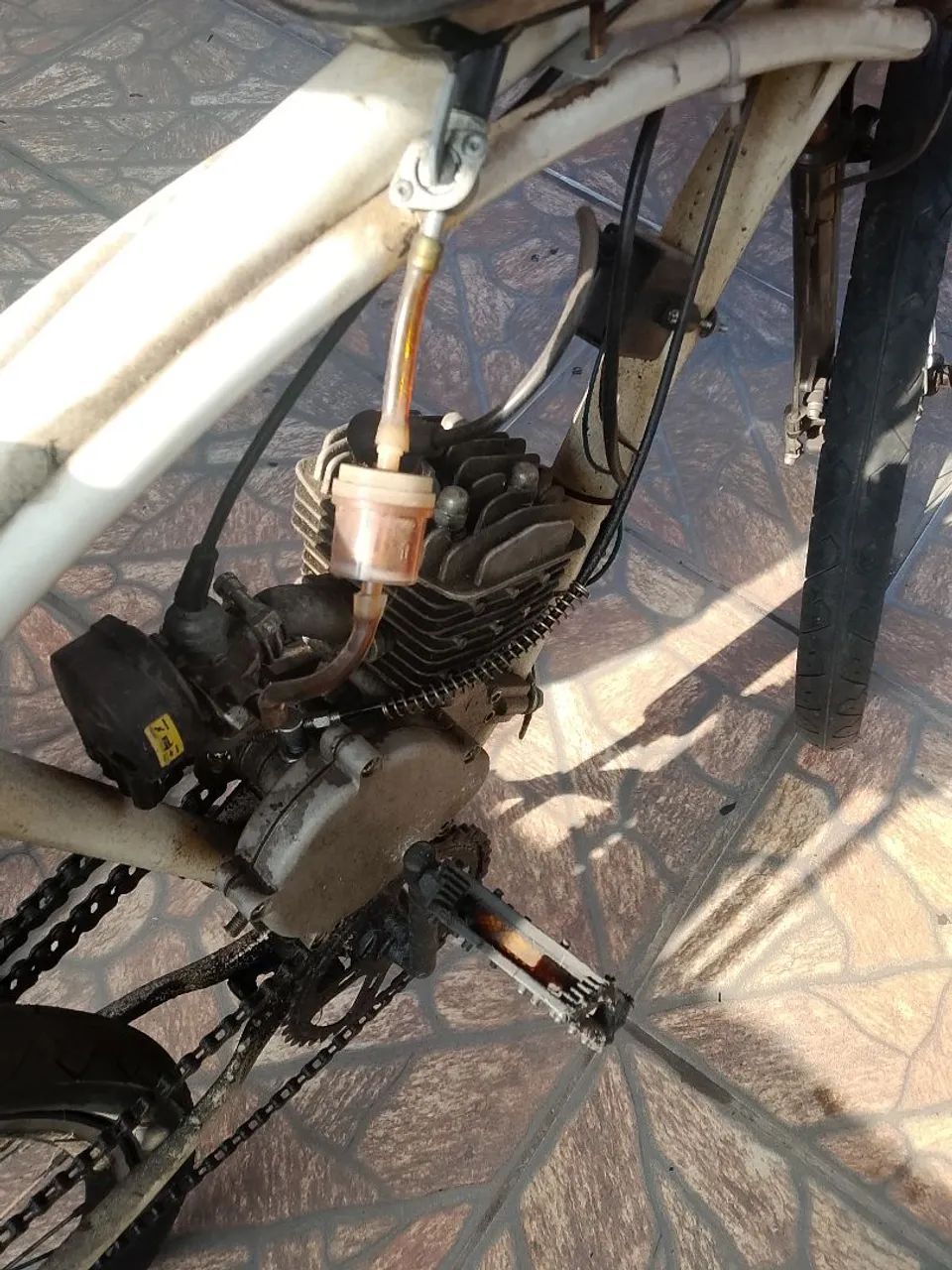Bicicleta motorizada 80 cilindradas branca - Foto 3