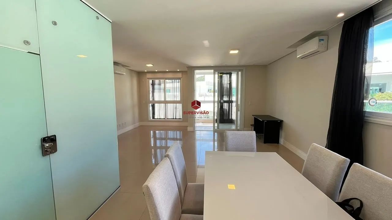 Apartamento Duplex com 146,87m² com 4 quartos, sendo 2 suítes, a 800m da Praia de Jurerê - - Foto 3