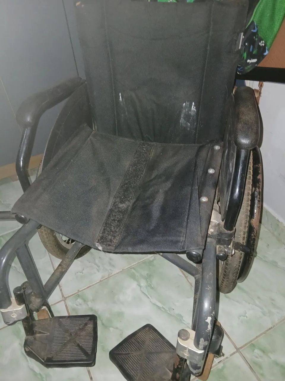 Cadeira de rodas pequena  - Foto 4