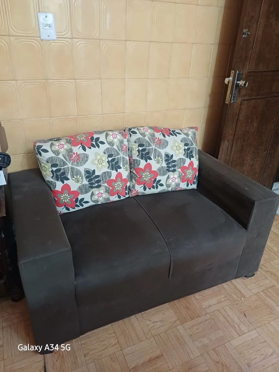 Vendo sofá de 2 e 3 lugares em estado de novo. - Foto 2