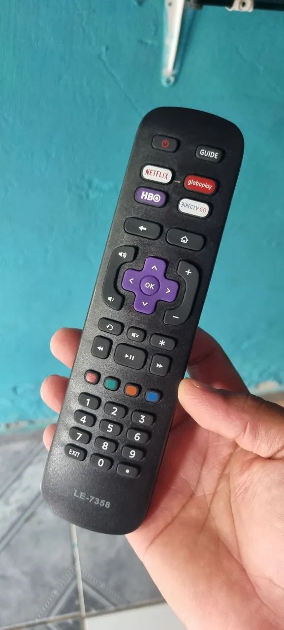 vendo tv 43 polegadas smart roku - Foto 5