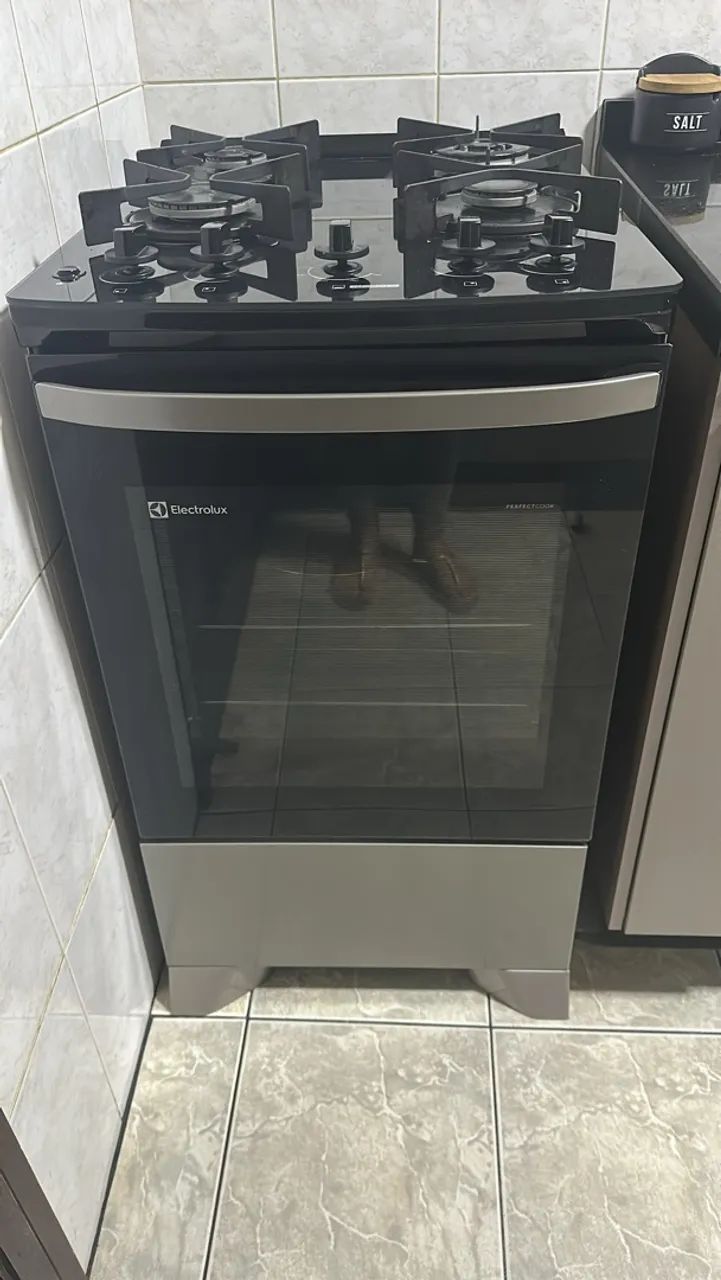 Fogão Electrolux 4 bocas e base de vidro temperado