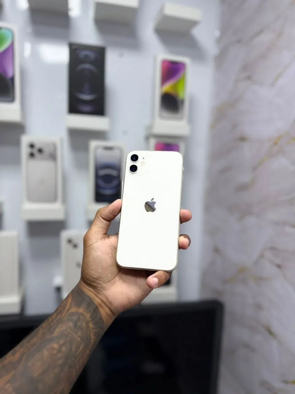 IPHONE 11 256GB TELA E BATERIA NOVA<br>R$ 999,00