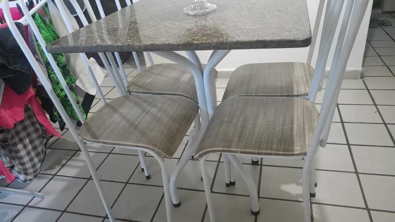 Mesa com tampa de mármore  - Foto 2