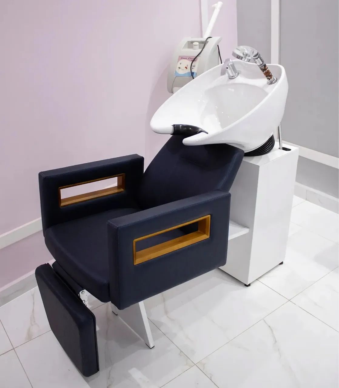 Móveis, poltronas para salão cabeleireiro. - Foto 3