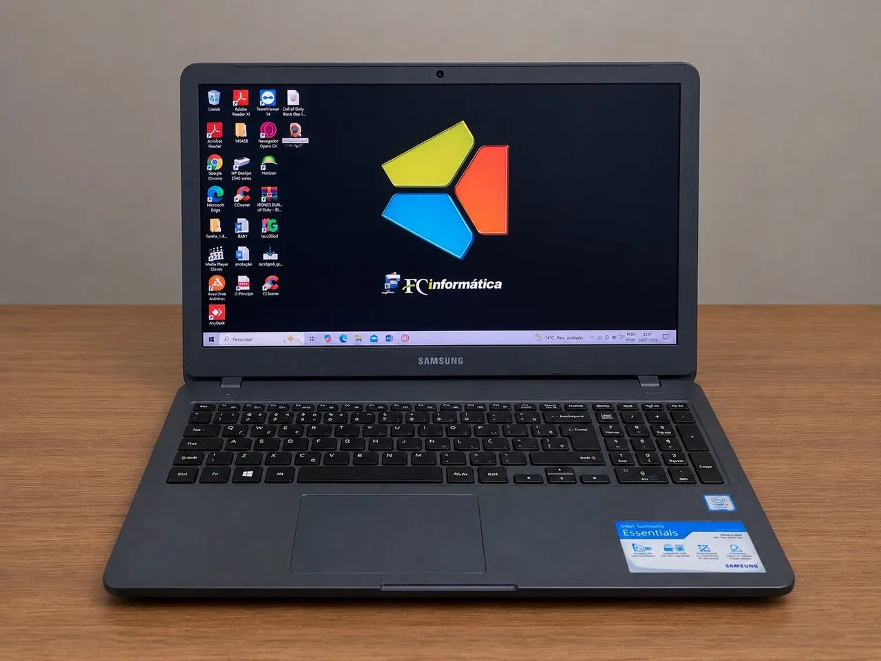 Notebook Samsung Essentials E30