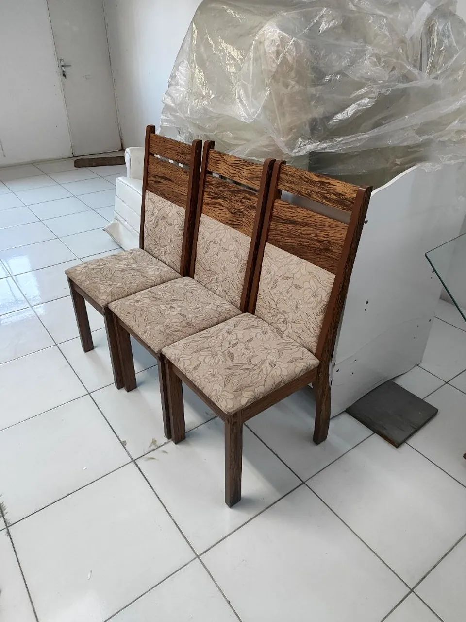 Mesa com 6 cadeiras  de jantar - Foto 2