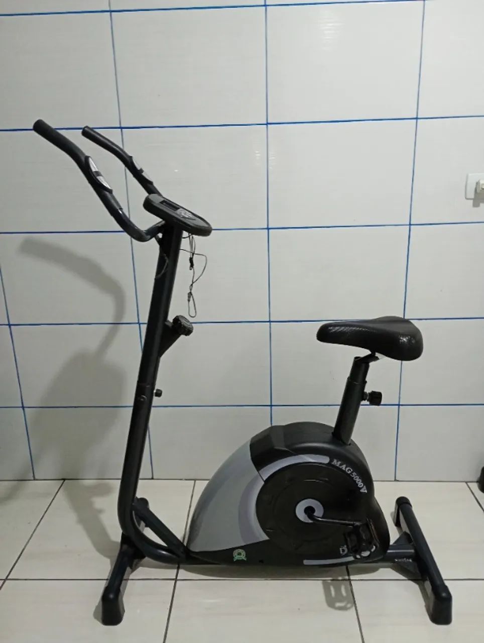 Bicicleta Ergométrica Dream MAG 5000V, 6 funções + Scan, Preto e Prata