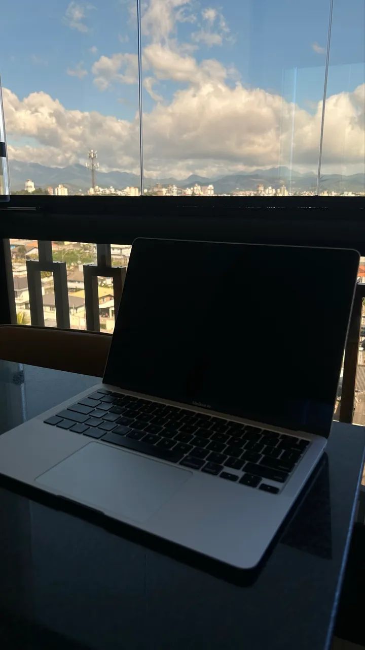 Macbook air 2020 i5 8gb ram 500gb ssd