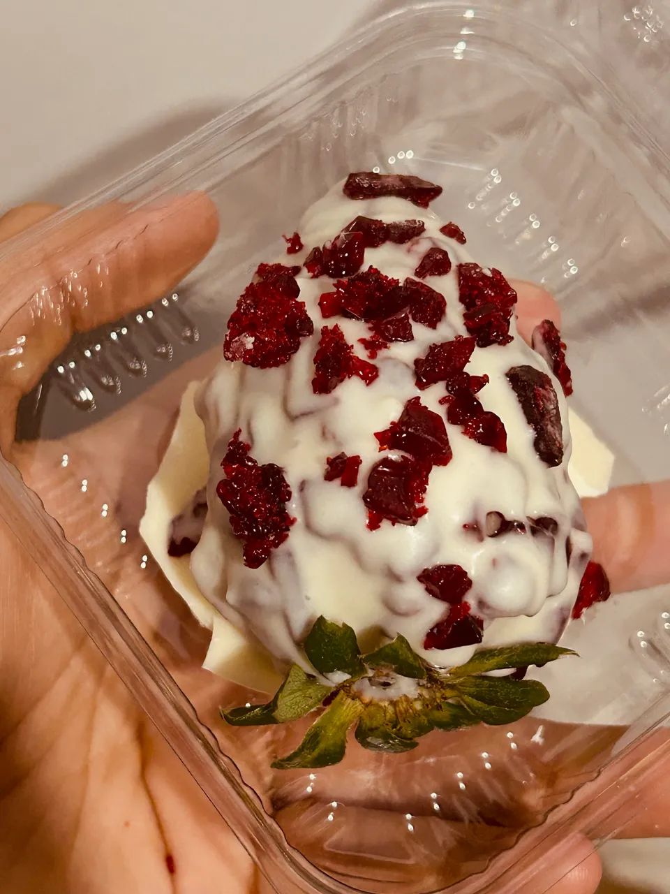 vendo morango do amor cravejado e bolo no pote