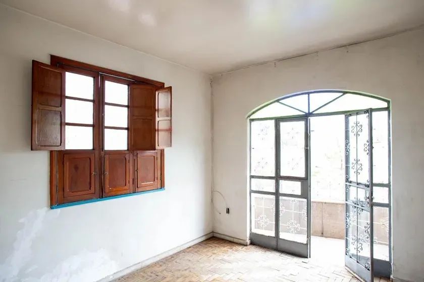 Casa à Venda - Pompéia, 2 Quartos, 220 m2