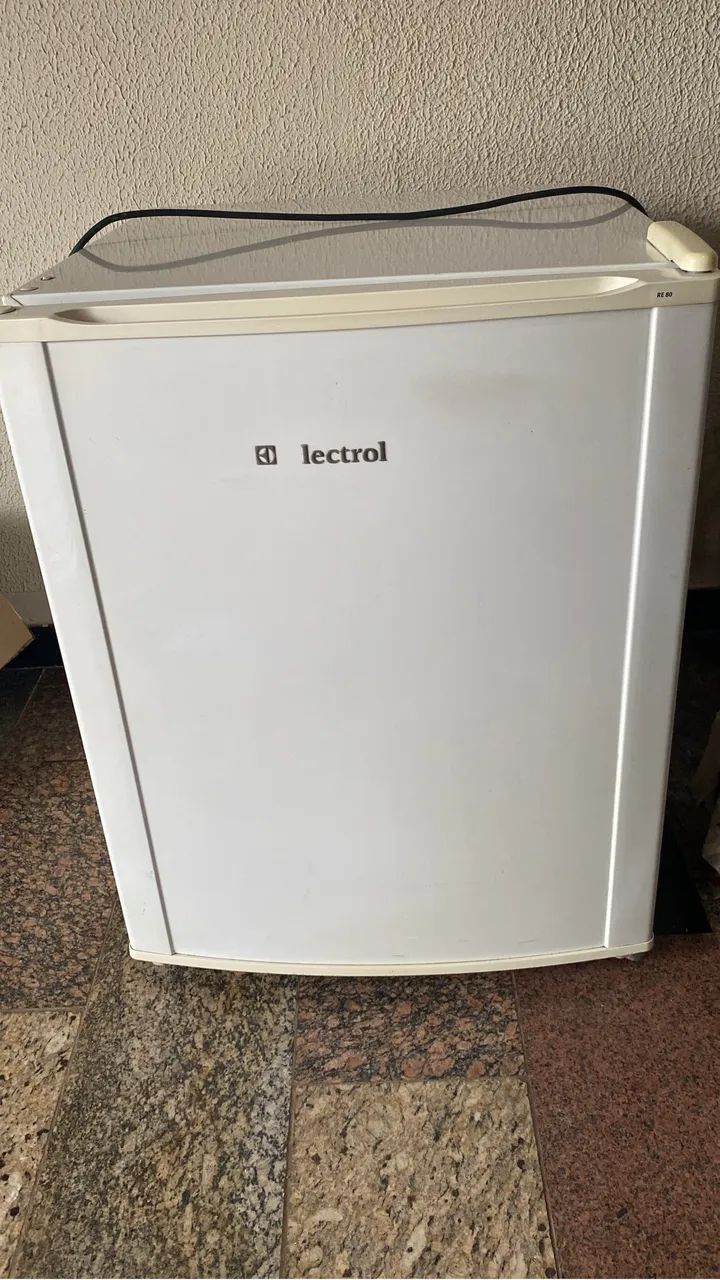 Frigobar Electrolux 40L