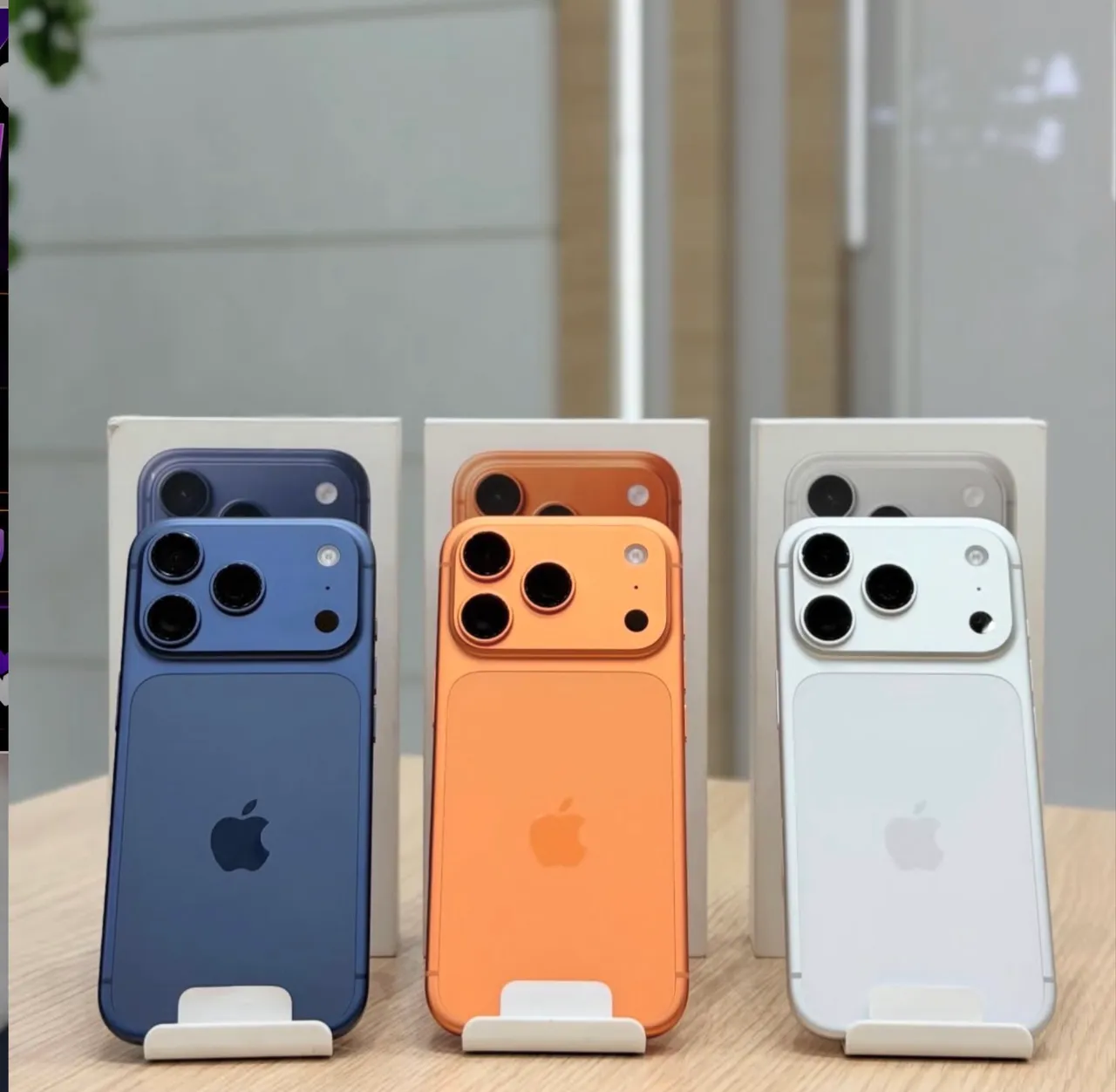 P242 新品同様 iPhone17 Pro 256GB おまけ付き IPHONE 17 Pro 256gb Semi Novo LARANJA - Celulares e Smartphones