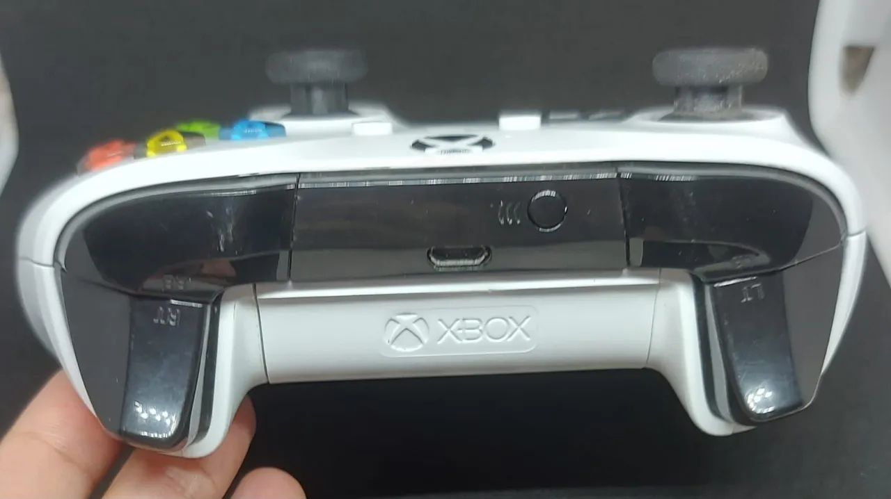 Controle Xbox One S bem conservado e funcionando perfeitamente  - Foto 4