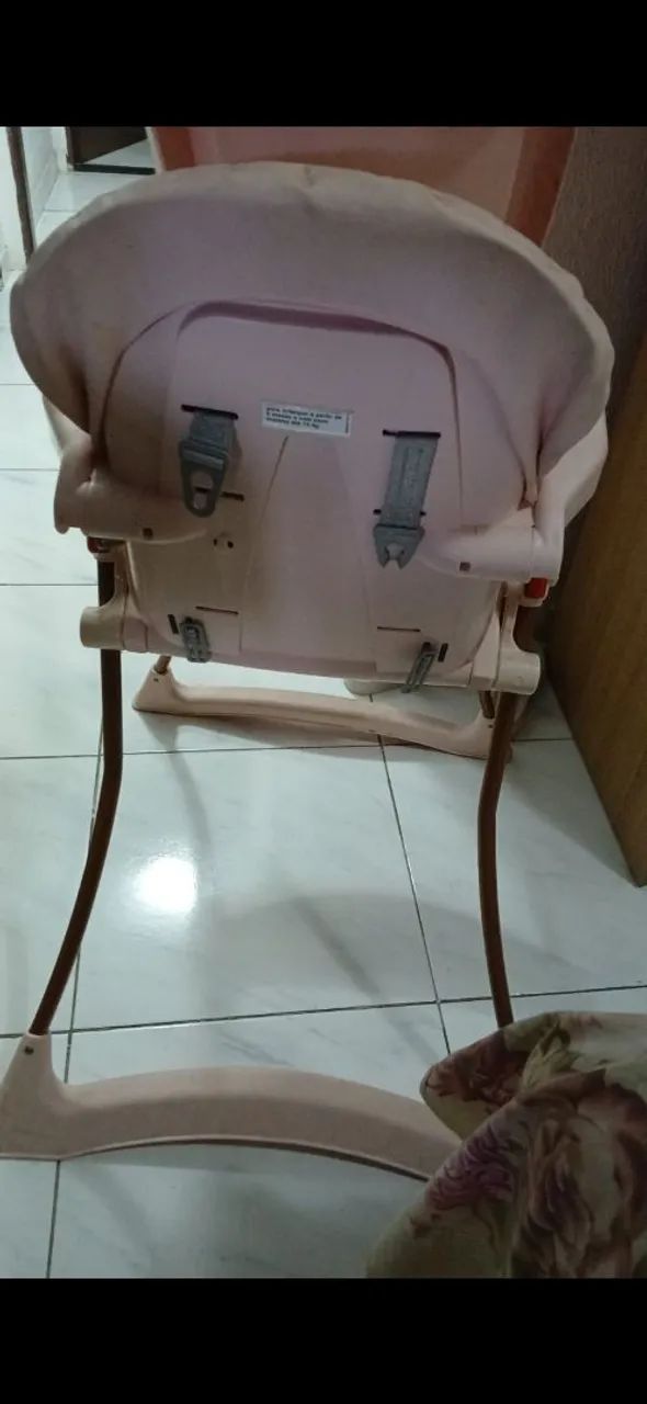 Cadeirinha de alimentação 