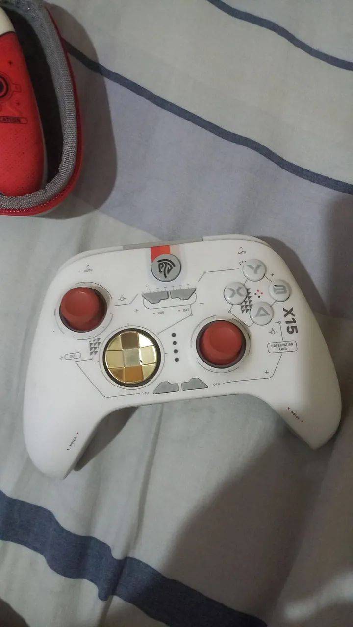 Vendo 2 controles hall effect Compatível com PC, Switch e Android - Foto 2