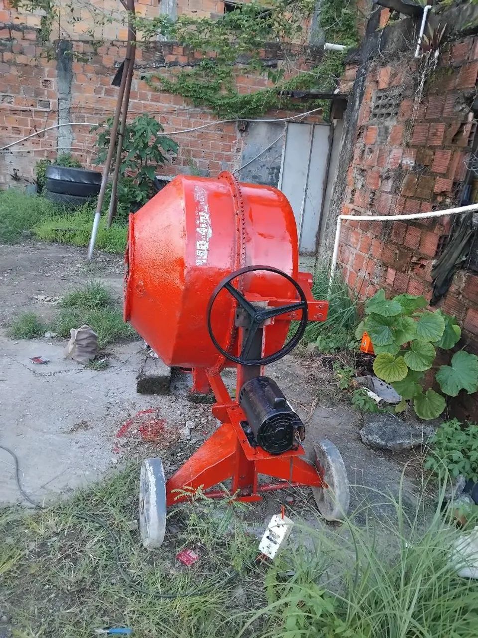 Vende-se betoneira formas de laje - Foto 2