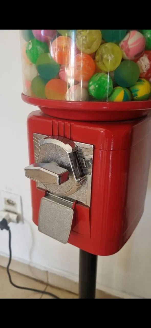 Máquina De Bolinha Pula Pula  + Pedestal Redondo Vending Machine  + 400 BOLINHAS GRÁTIS  - Foto 4