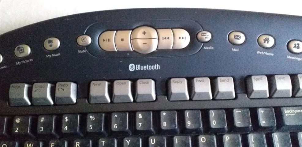 Teclado Microsoft bluetooth, Wireless Optical Keyboard, usado em bom estado - Foto 3