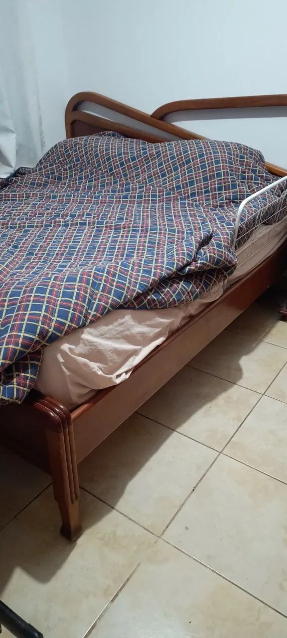 Cama com colchão Embuia casal king
