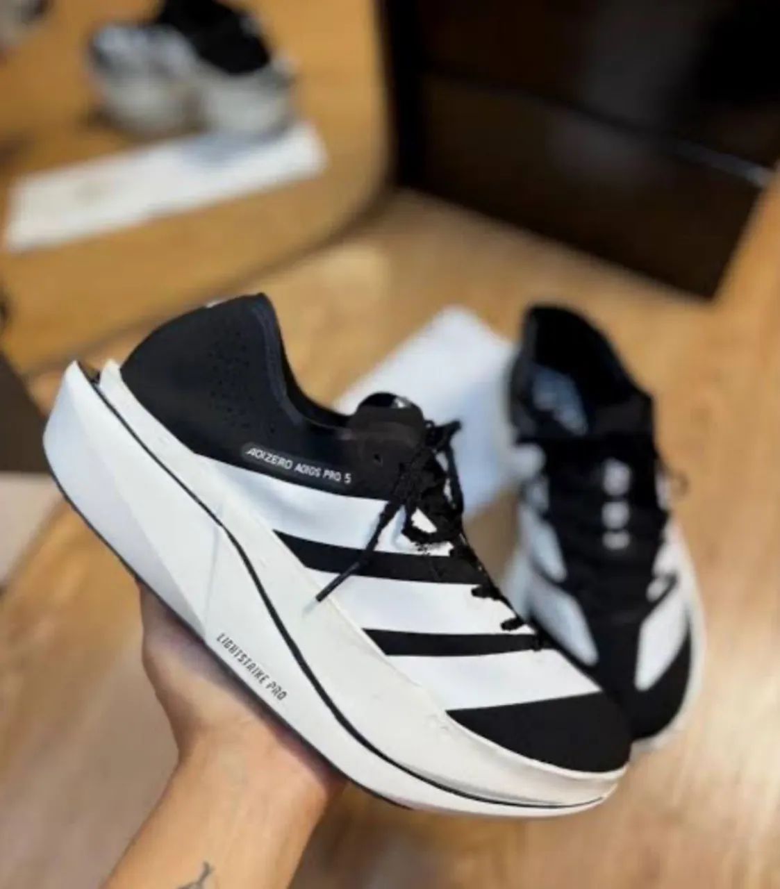 Tênis adizero importado  - Foto 5