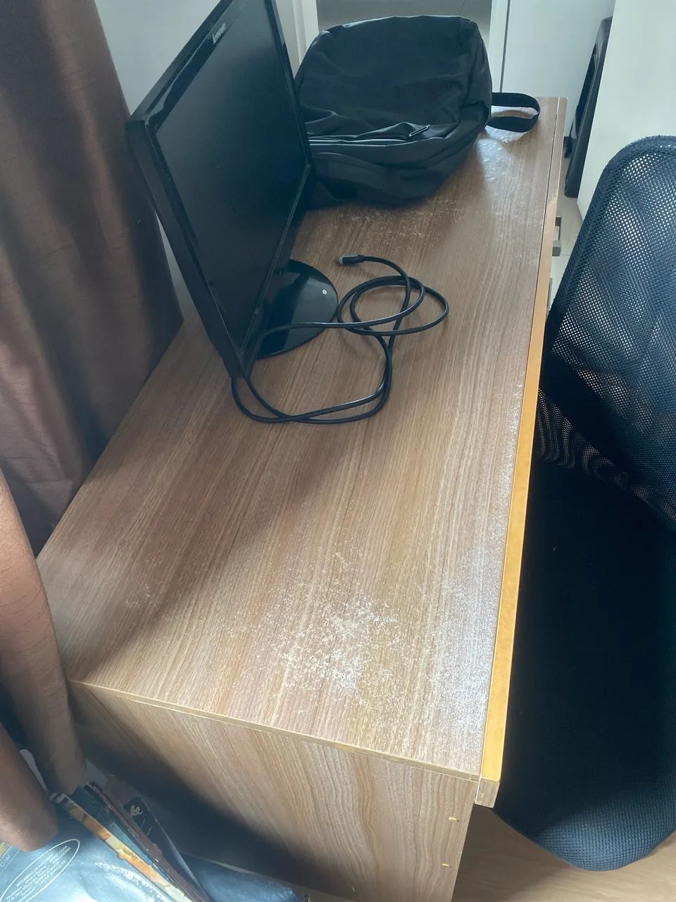Mesa de Escritório com 2 gavetas e cadeira sem braço. Pode retirar. - Foto 3