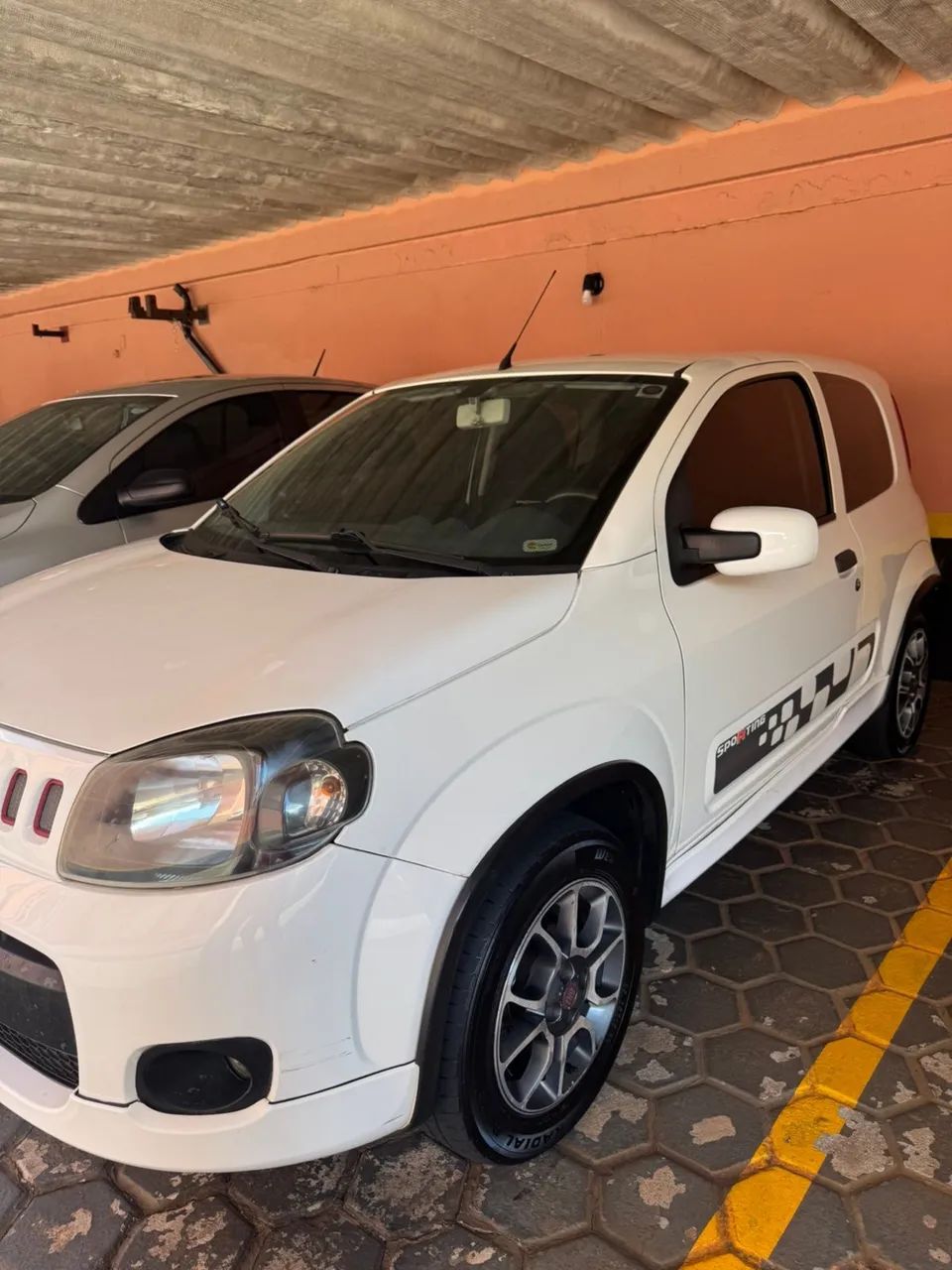 Fiat Uno Sporting 1.4 EVO Fire Flex 8V 2P 2012