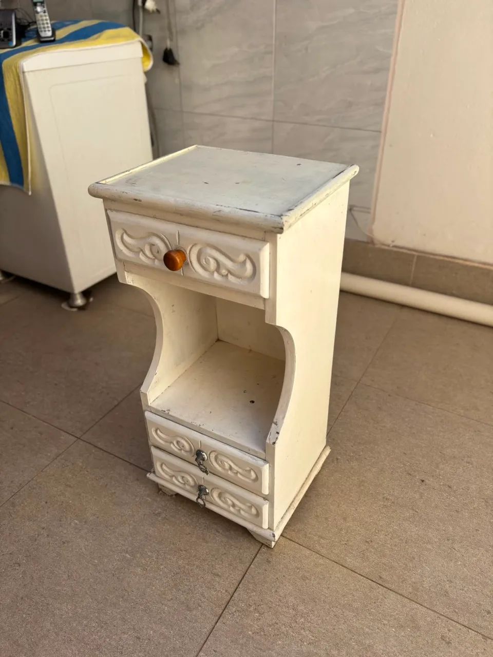 Criado gaveteiro