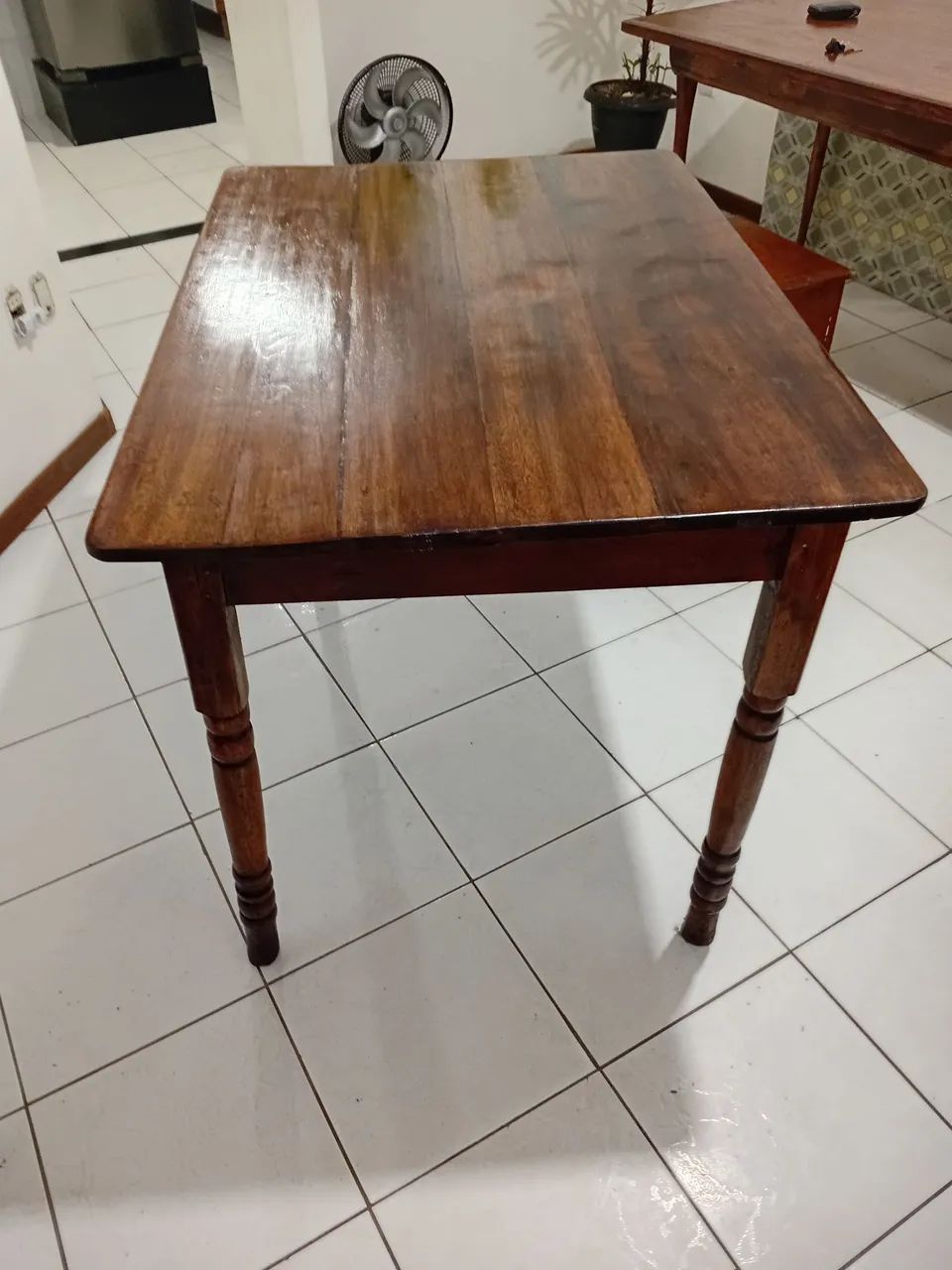 Mesa em Madeira peroba rosa
