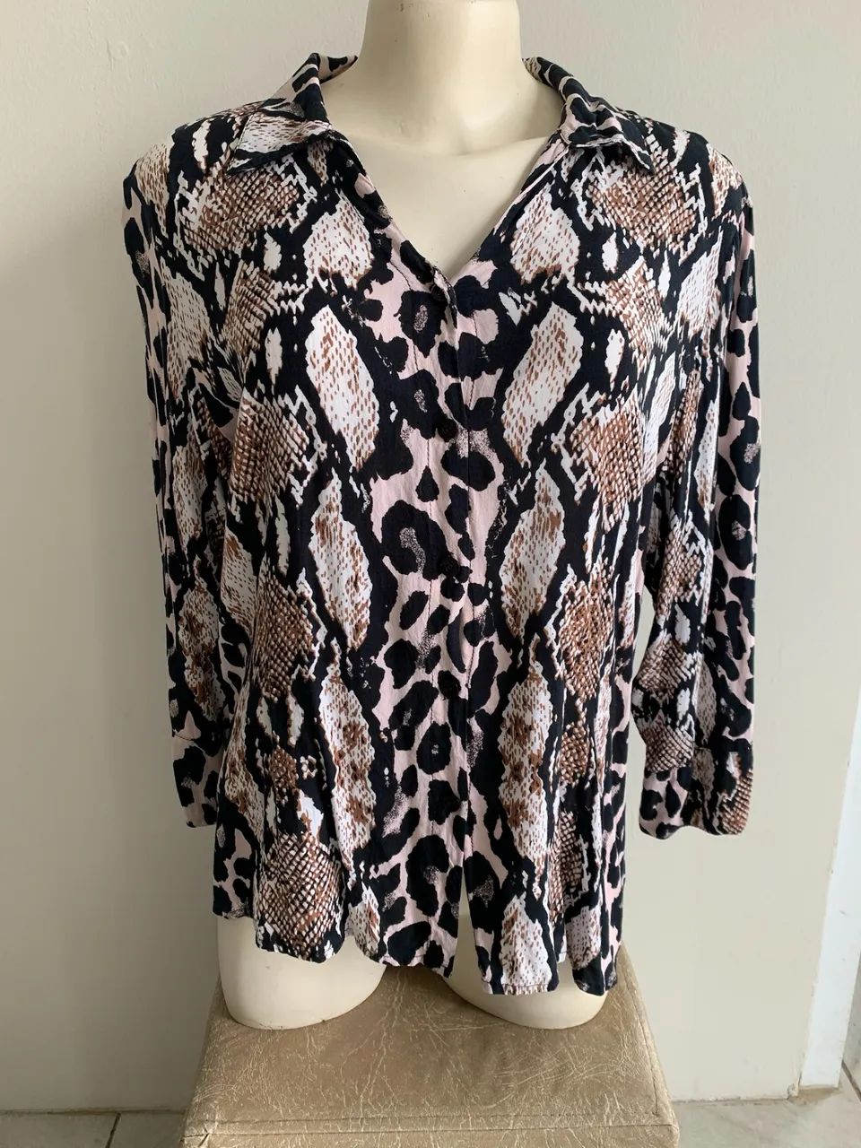 Camisa feminina de botão, tamanho 48