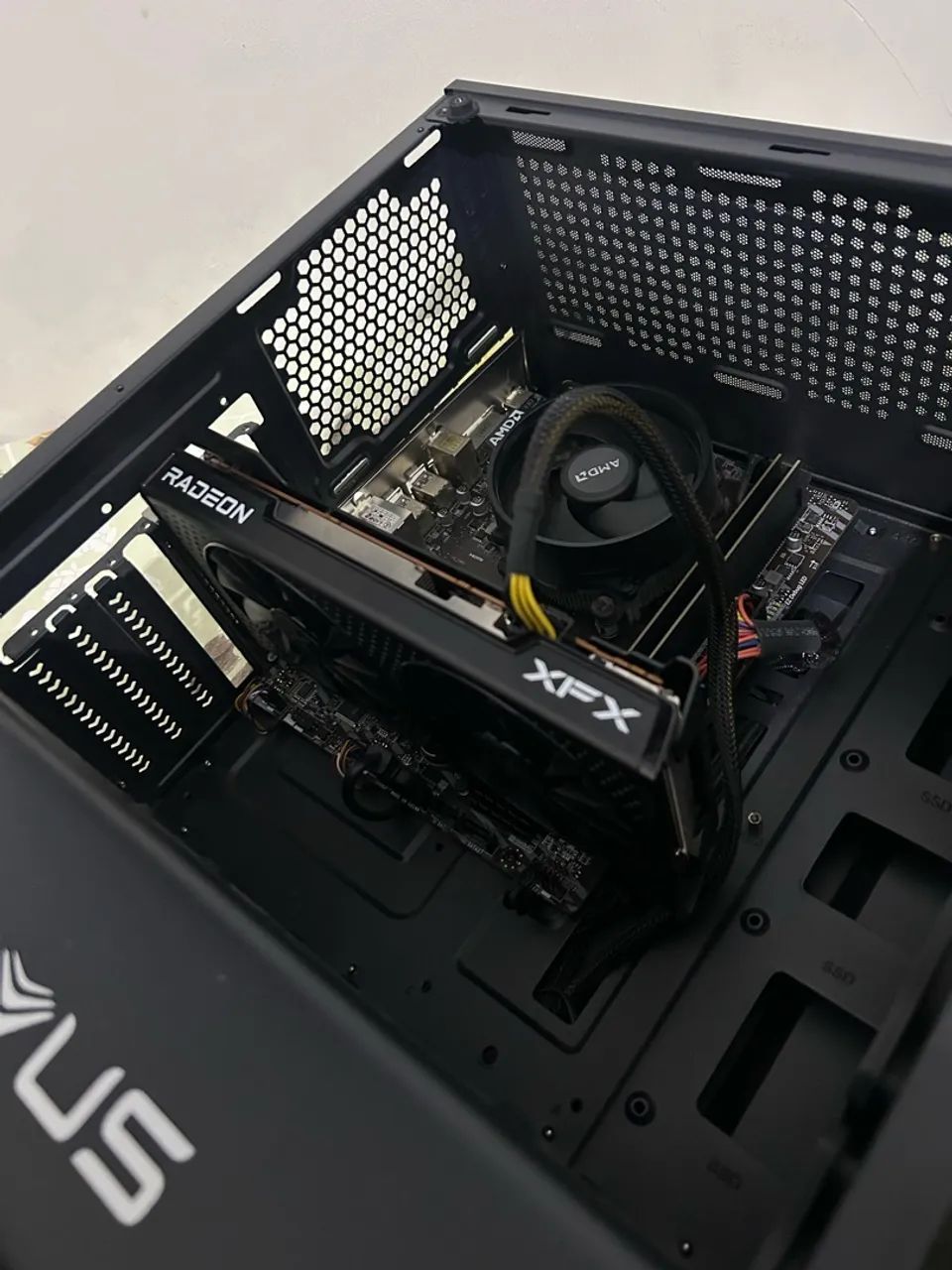 Placa de video AMD RX 7600 - Foto 3