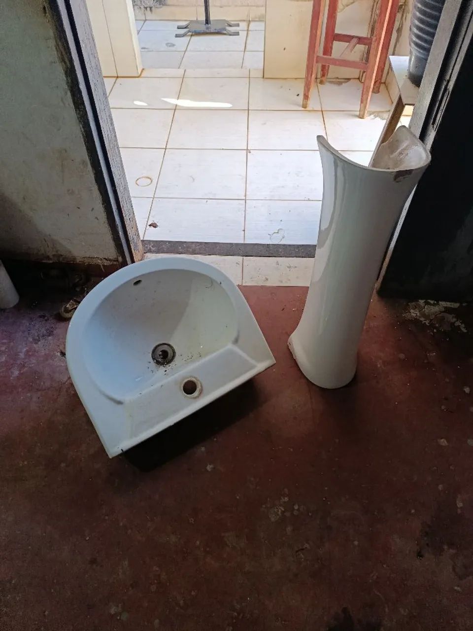 Vendo este lavatório com coluna - Foto 4