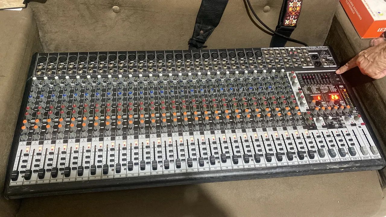 Mesa de som Behringer 32 canais - Foto 4