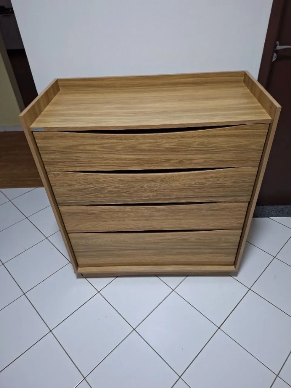 Cômoda pouco usada