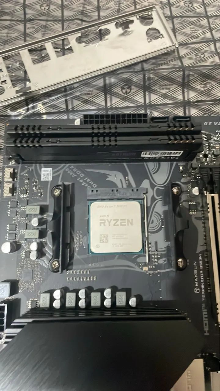 Processador Ryzen 7 5800XT - 6 meses de uso