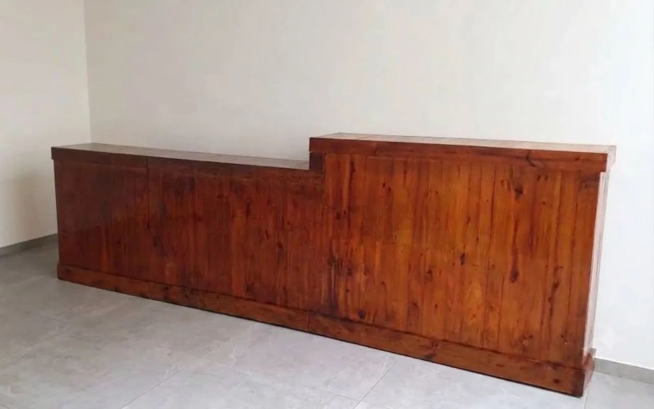 Vendo Balcão de Madeira Grande (4m) c/ LED e Rodinhas - Oportunidade! - Foto 3
