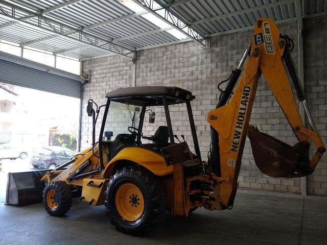 Retroescavadeira New Holland Lb90 4x2 Ano 1010 - Foto 3
